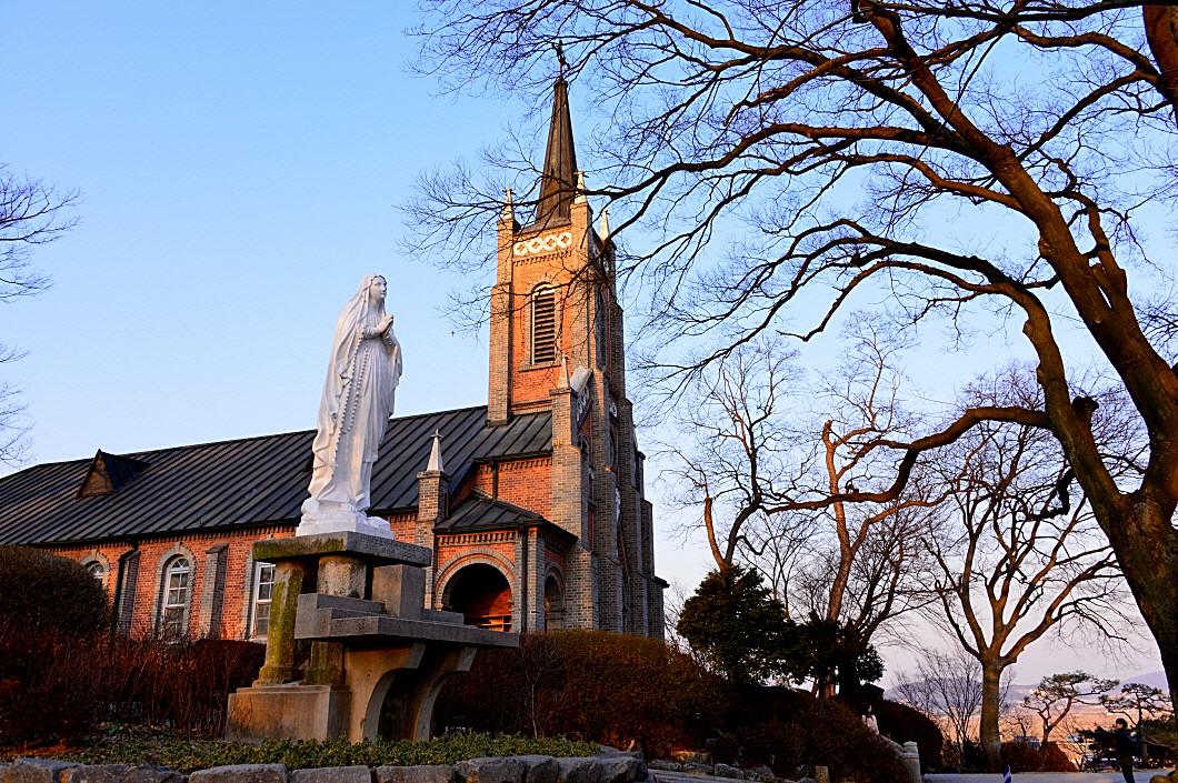 BandPhoto_5439842921.jpg : 공세리성당 일몰녘