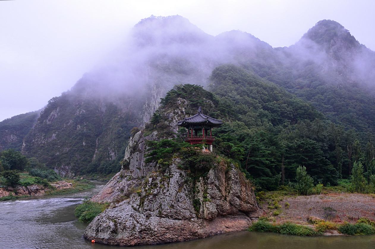 BandPhoto_7060462046.jpg : 구름이 달가듯이