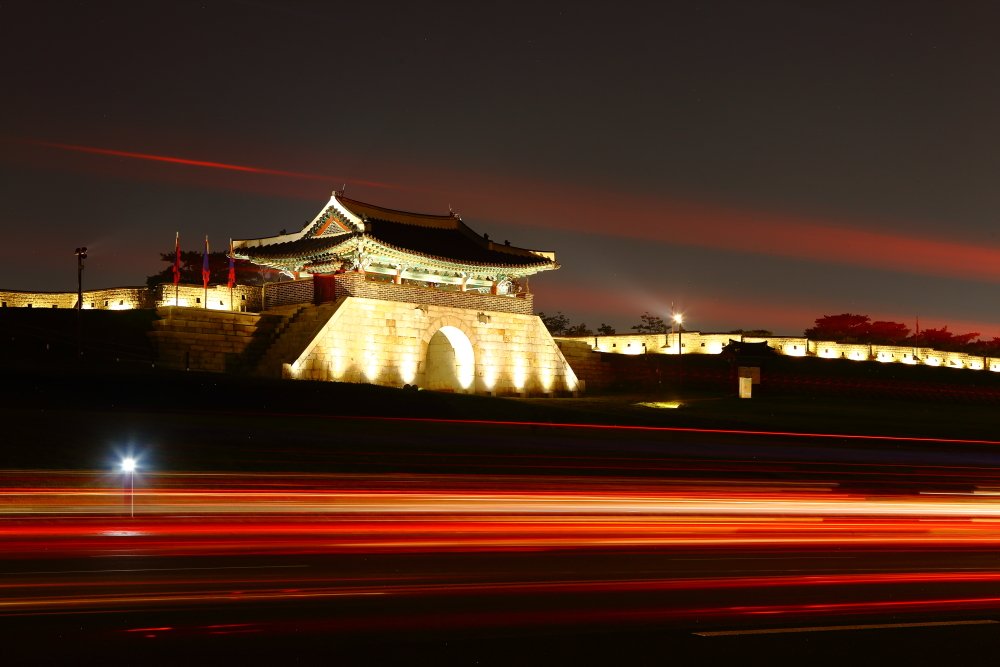 IMG_0245.JPG : 창룡문 앞에서