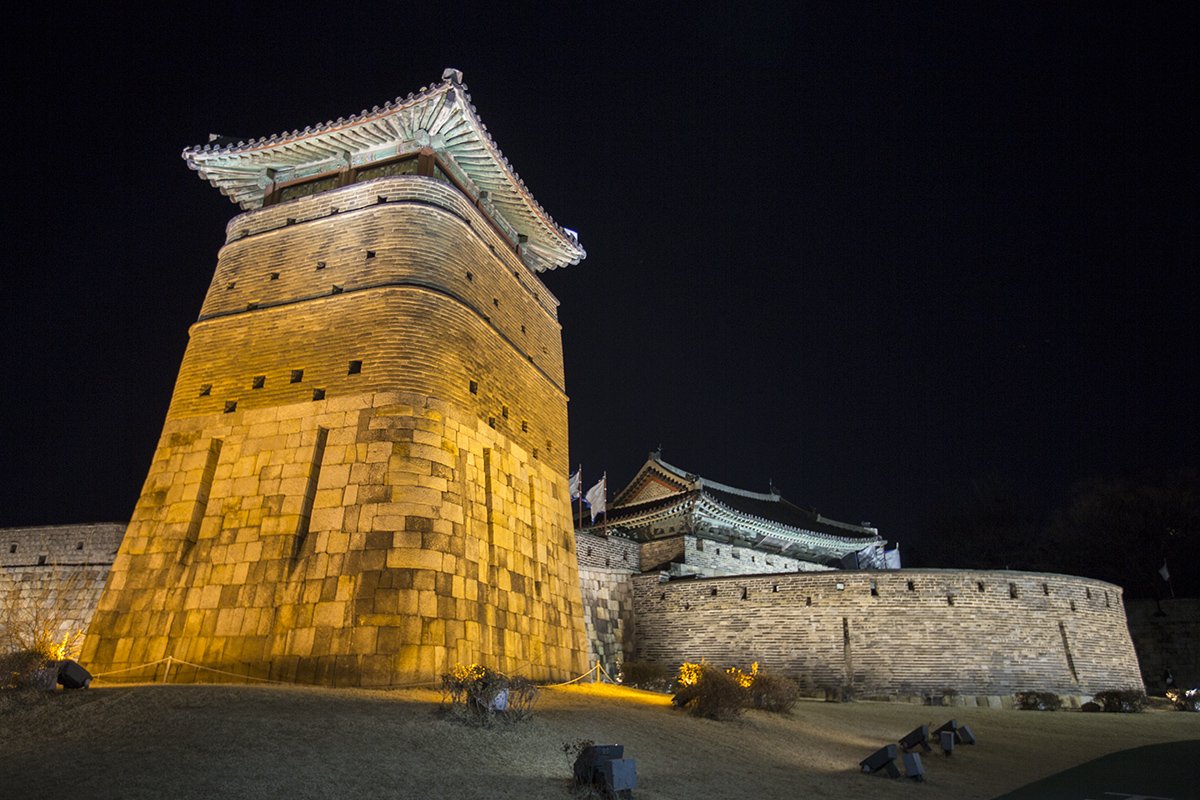 KJW_3446.jpg : 서북공심돈과 화서문