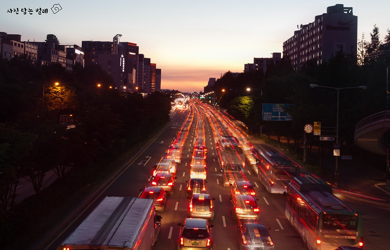 CE3A5000 resize.jpg : 네바퀴로 강을 오르는  연어들 ....