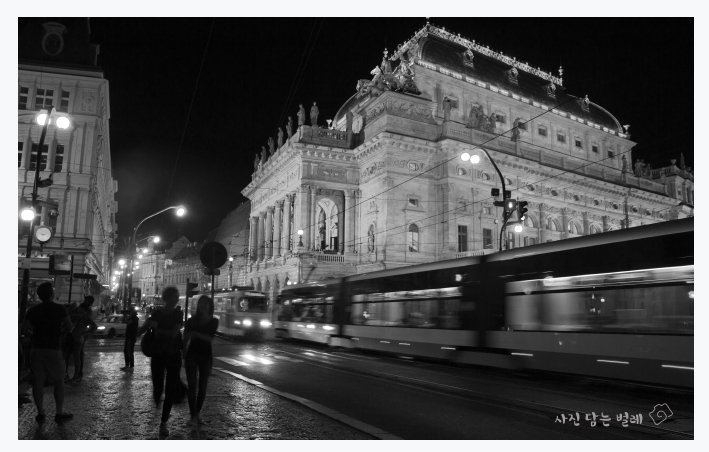 CE3A6425B&amp;W resize.jpg : 프라하 전차