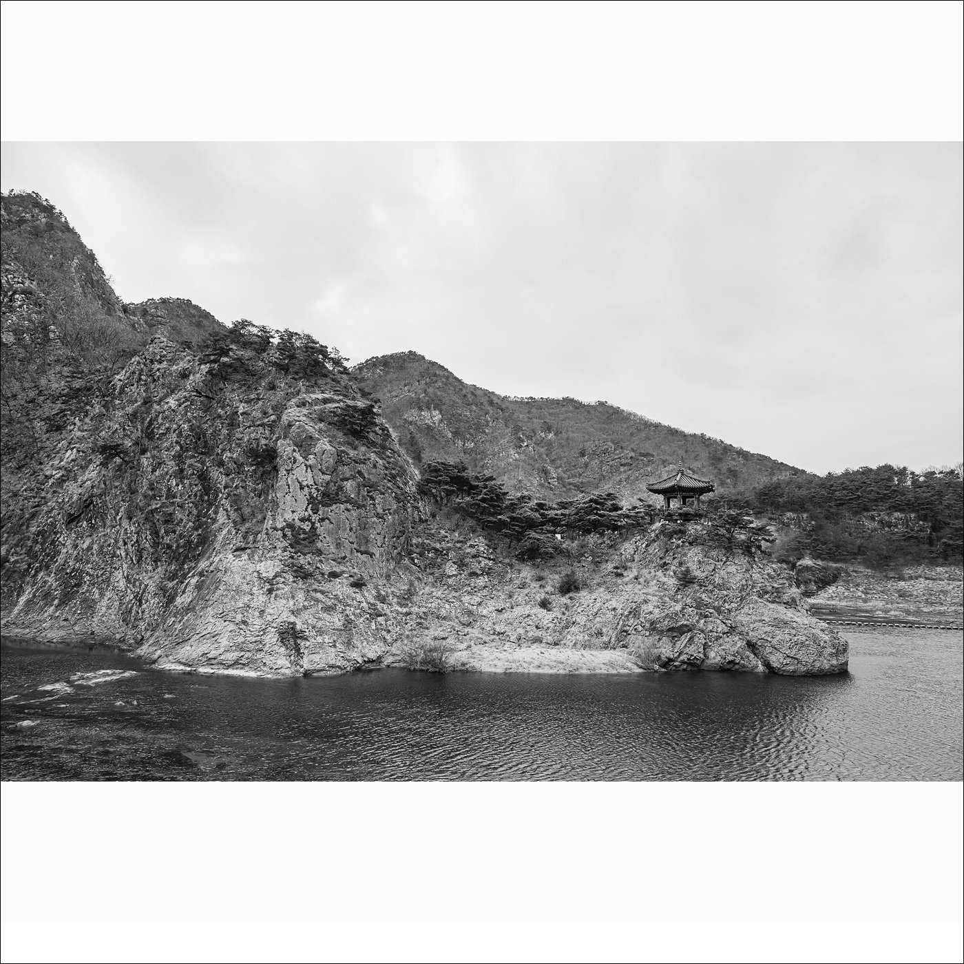 DSC_2105-1.jpg : 밋밋한 월류봉