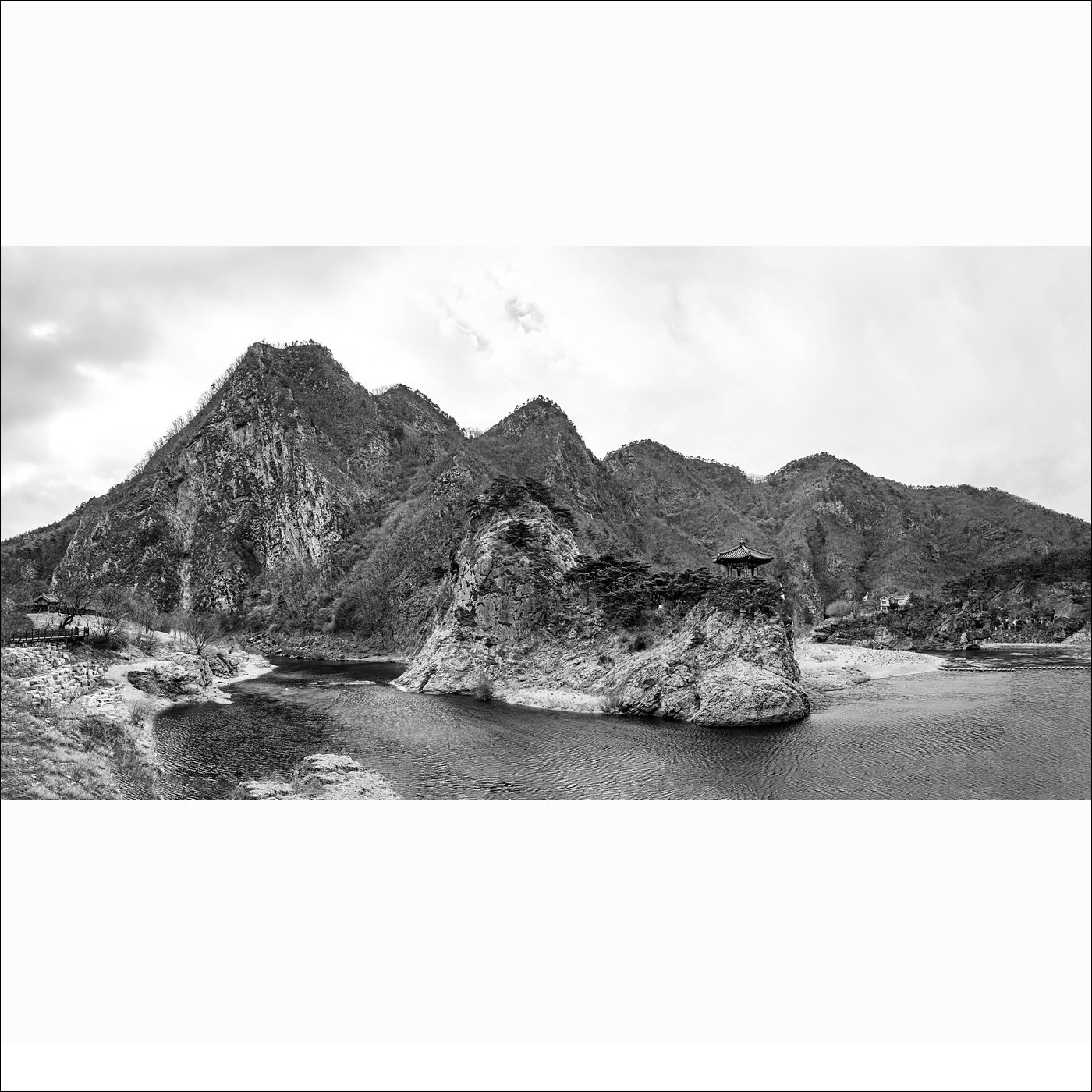 월류봉 파노라마-1.jpg : 밋밋한 월류봉