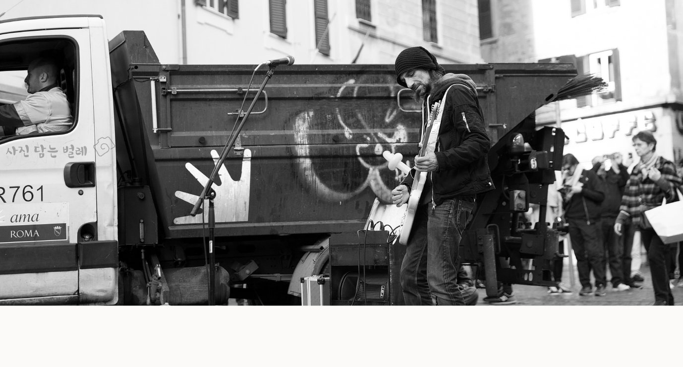 CE3A5915-1 B&amp;W-11 frame resize.jpg : 운전자들