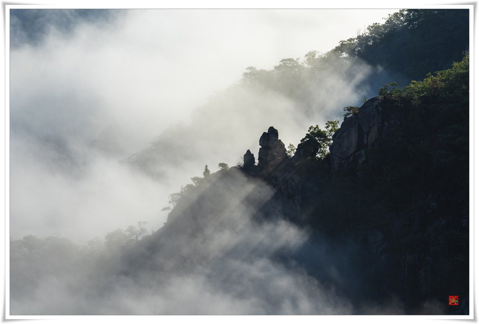 D81_9722-1s.jpg : 빛과 운해